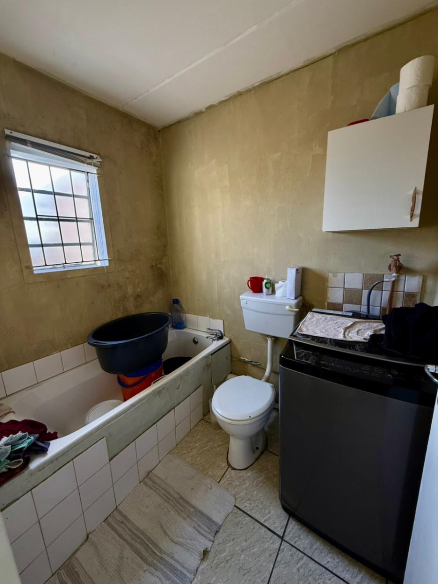 2 Bedroom Property for Sale in Electric City Western Cape